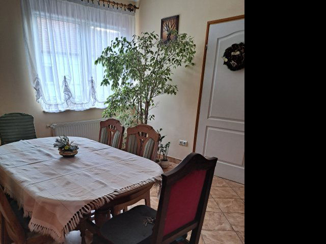 Eladó családi ház, Egerben 129 M Ft, 5 szobás