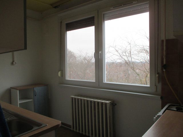 Eladó panellakás, Békésen 13.5 M Ft, 2 szobás