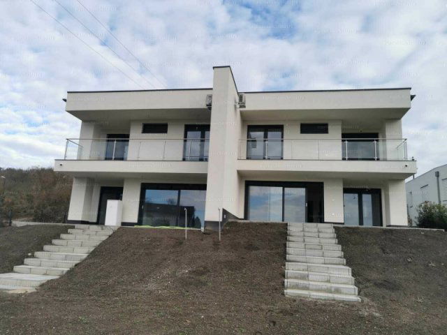 Eladó családi ház, Balatonfüreden 279 M Ft, 4 szobás