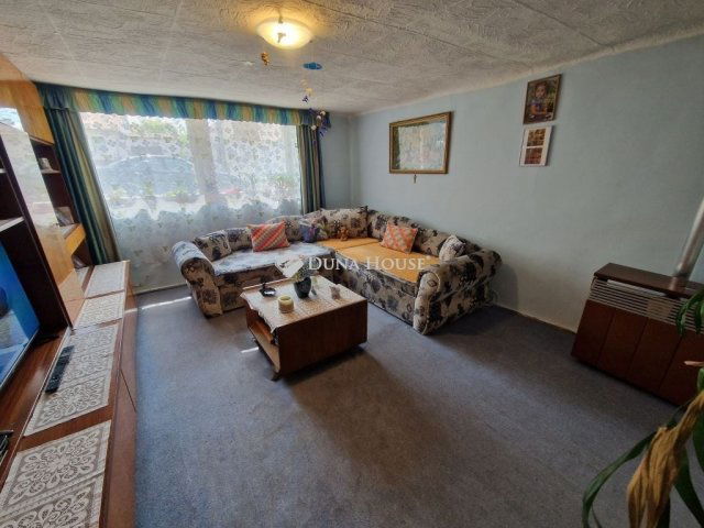 Eladó családi ház, Baján 10.99 M Ft, 3 szobás