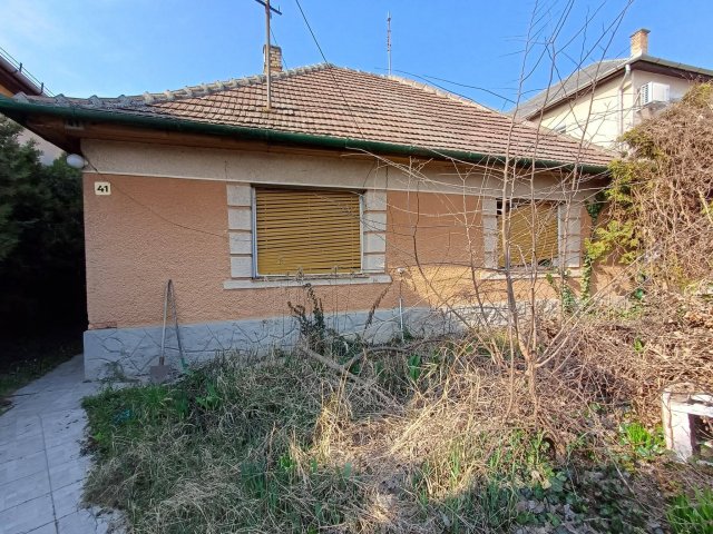 Eladó családi ház, Pécelen 62 M Ft, 5 szobás