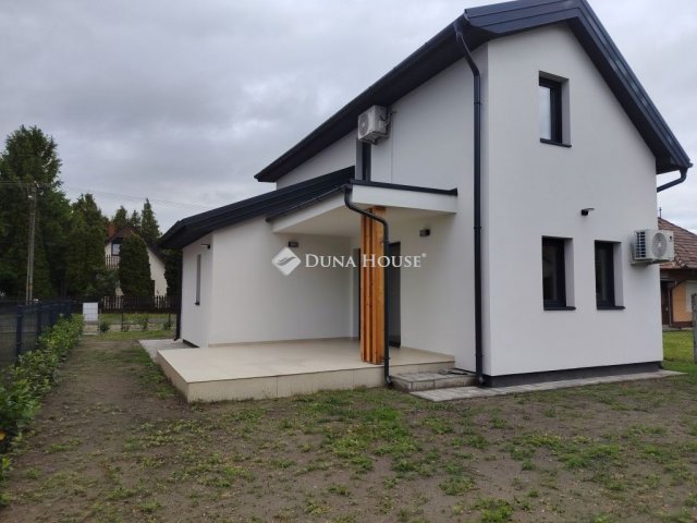Eladó nyaraló, Balatonkeresztúron 86 M Ft, 4 szobás