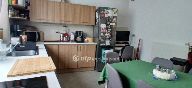 Eladó téglalakás, Budapesten, VIII. kerületben 104.9 M Ft