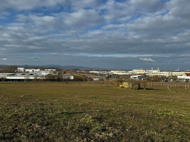 Eladó mezogazdasagi ingatlan, Esztergomban, Dobogókői úton