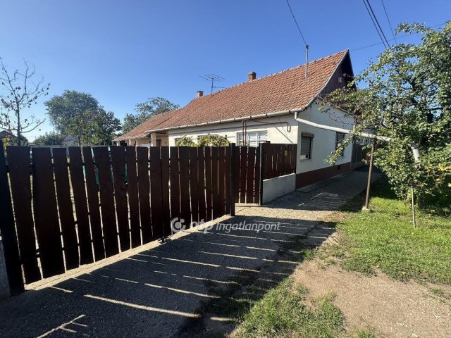 Eladó családi ház, Egyeken 16.5 M Ft, 3+1 szobás