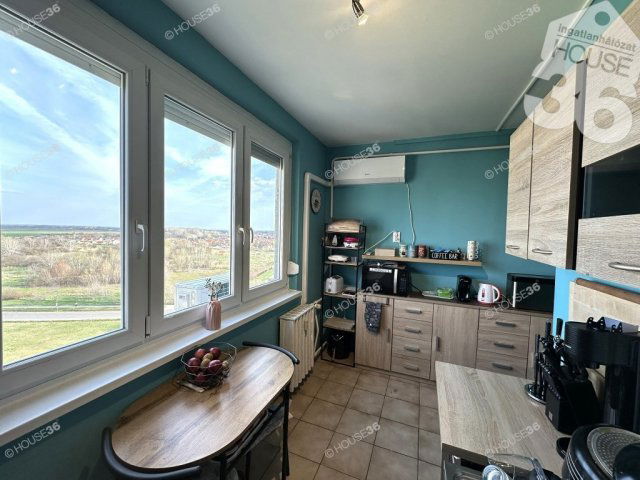 Eladó panellakás, Kiskunfélegyházán 32.9 M Ft, 2 szobás