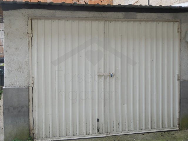 Eladó garázs, Esztergomban 7.5 M Ft / költözzbe.hu