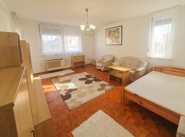 Kiadó téglalakás, albérlet, Debrecenben 200 E Ft / hó, 2 szobás
