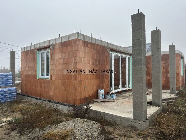 Eladó családi ház, Erdőkertesen 104.9 M Ft, 5 szobás