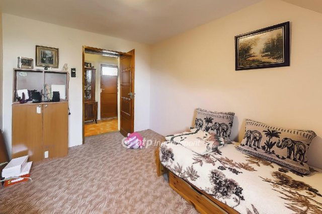 Eladó nyaraló, Cegléden 119.5 M Ft, 5+1 szobás