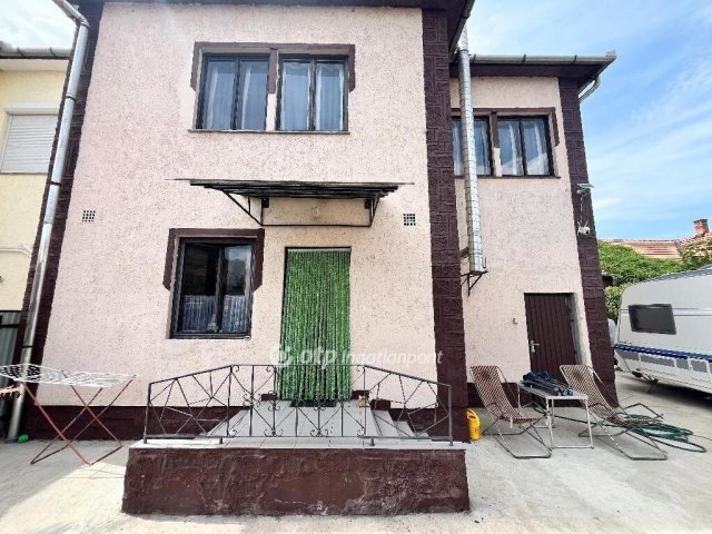 Eladó családi ház, Jászapátiban 25.5 M Ft, 4 szobás