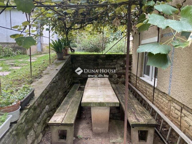 Eladó családi ház, Piliscsabán 149.9 M Ft, 5 szobás