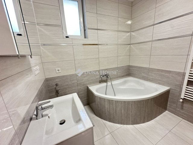 Eladó családi ház, Dunaharasztin 82.5 M Ft, 4 szobás