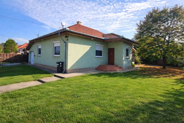 Eladó családi ház, Szigethalmon 98.9 M Ft, 4 szobás