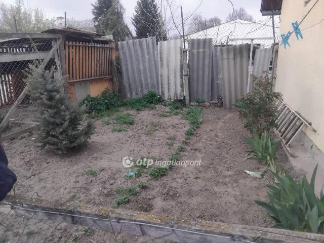Eladó családi ház, Tégláson 19.9 M Ft, 2 szobás