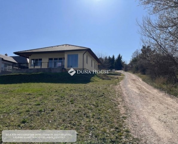 Eladó családi ház, Esztergomban 148 M Ft, 4 szobás
