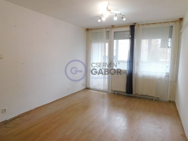 Eladó panellakás, Debrecenben 55.9 M Ft, 2 szobás