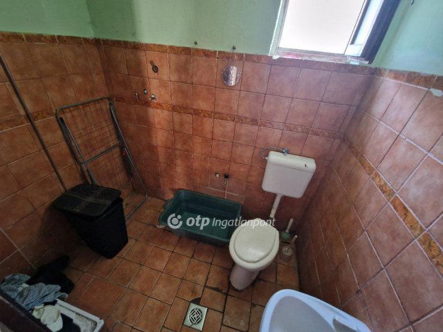 Eladó családi ház, Vámospércsen 9.9 M Ft, 2 szobás