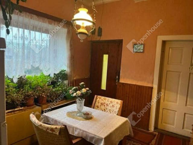 Eladó családi ház, Patcán 21.9 M Ft, 4 szobás