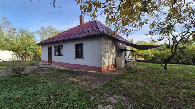 Eladó családi ház, Kecskeméten 24.9 M Ft, 2 szobás