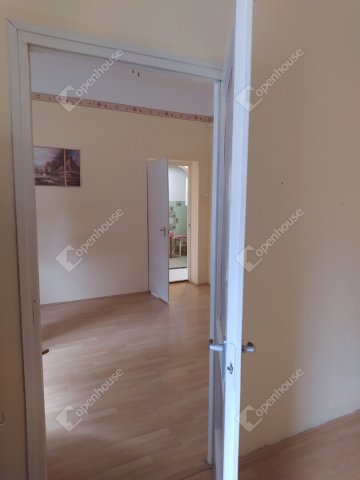Eladó téglalakás, Komáromban 28.9 M Ft, 3+1 szobás