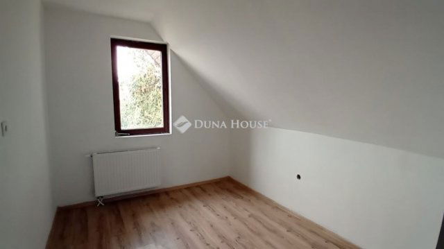 Eladó családi ház, Ádándon 53.5 M Ft, 6 szobás