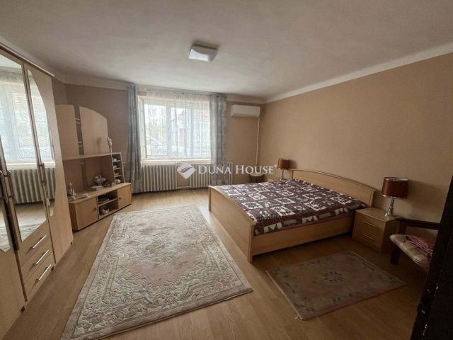 Eladó családi ház, Mosonszentmiklóson 53.9 M Ft, 3 szobás