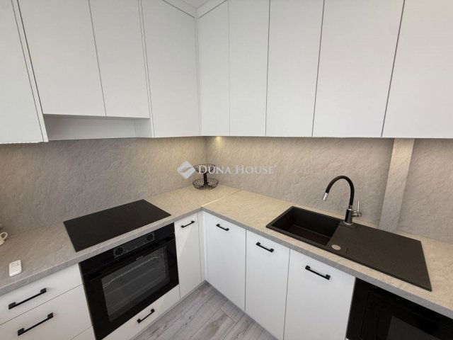 Eladó panellakás, Kecskeméten 55 M Ft, 2 szobás