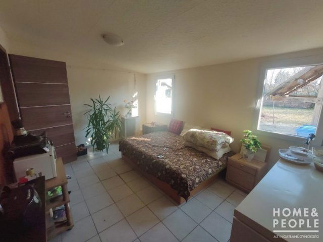 Eladó családi ház, Szatymazon 29.99 M Ft, 2 szobás