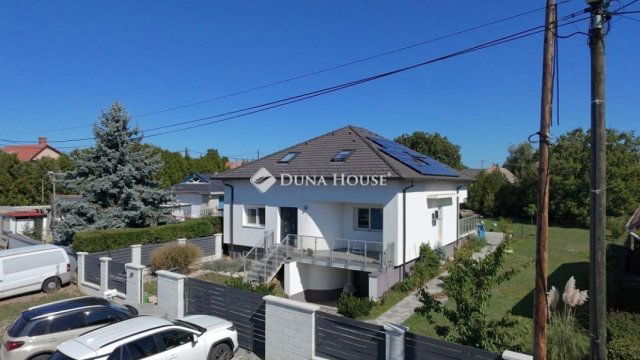 Eladó családi ház, Pátkán 135 M Ft, 7 szobás