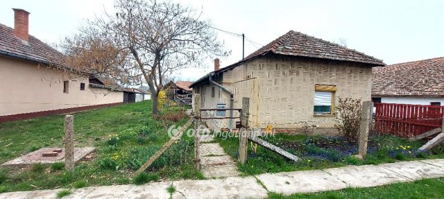 Eladó családi ház, Kunszentmártonban 7.6 M Ft, 2+1 szobás