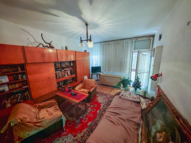 Eladó panellakás, Tatán 45 M Ft, 3 szobás / költözzbe.hu