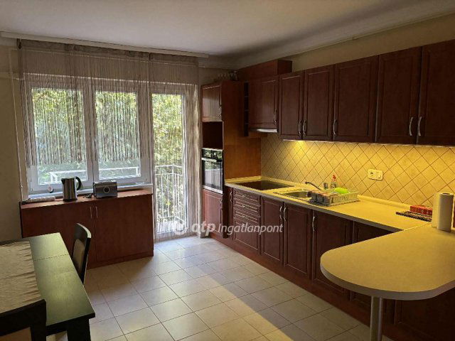 Kiadó téglalakás, albérlet, Szolnokon 150 E Ft / hó, 2 szobás