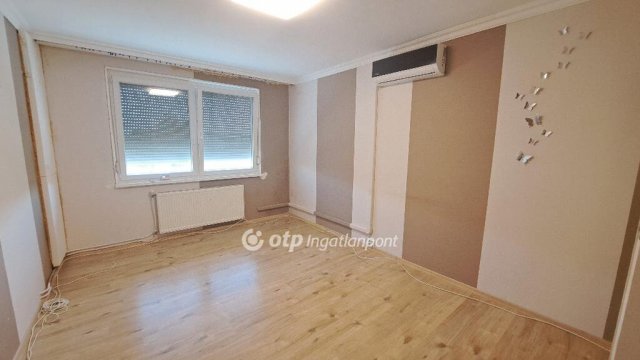 Kiadó panellakás, albérlet, Mezőhegyesen 90 E Ft / hó