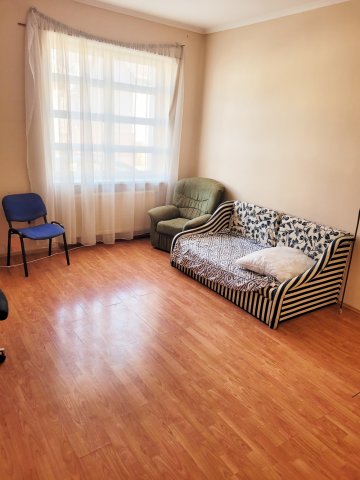 Eladó téglalakás, Kisnémediben 60 M Ft, 4 szobás