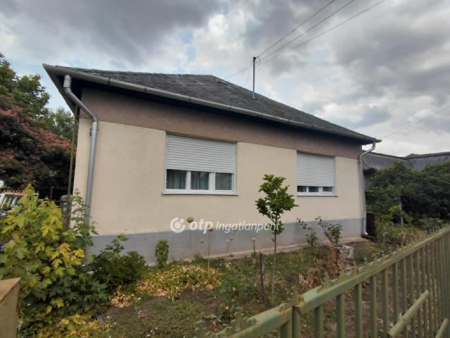 Eladó családi ház, Csányon 22 M Ft, 2+1 szobás