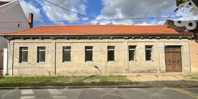 Eladó téglalakás, Kiskunfélegyházán 49.9 M Ft, 2 szobás