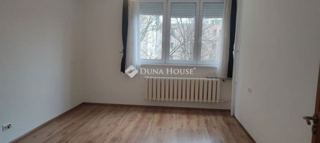 Eladó téglalakás, Székesfehérvárott, Lövölde utcában 61 M Ft