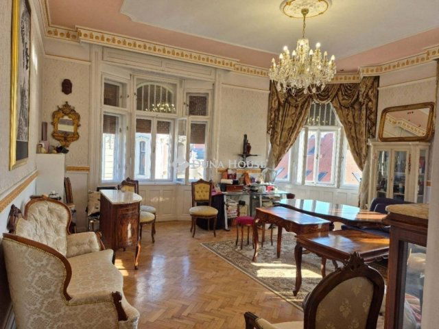 Eladó téglalakás, Győrött 97 M Ft, 2 szobás