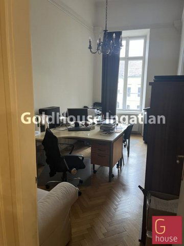 Kiadó iroda, Budapesten, I. kerületben, Dísz téren 600 E Ft / hó