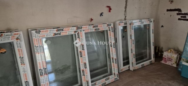 Eladó családi ház, Szentesen 36.9 M Ft, 5 szobás