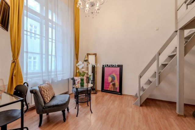 Kiadó téglalakás, albérlet, V. kerületben, Arany János utcában