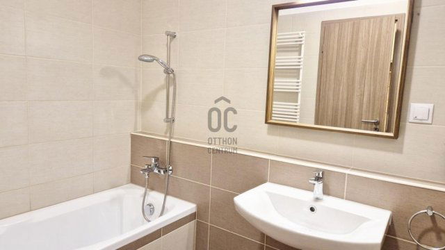 Eladó téglalakás, Budapesten, VIII. kerületben 107.9 M Ft