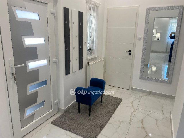 Eladó családi ház, Csitáron 52.9 M Ft, 4+1 szobás