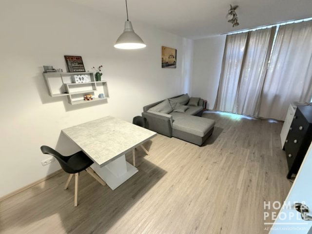Eladó téglalakás, Szegeden 61 M Ft, 2 szobás