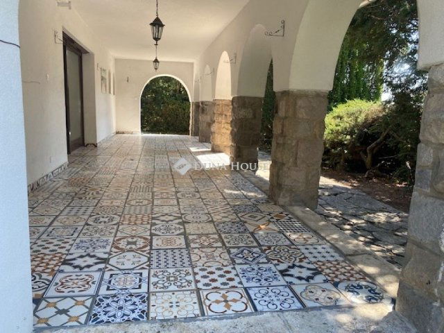 Eladó családi ház, Szentendrén 189 M Ft, 5 szobás