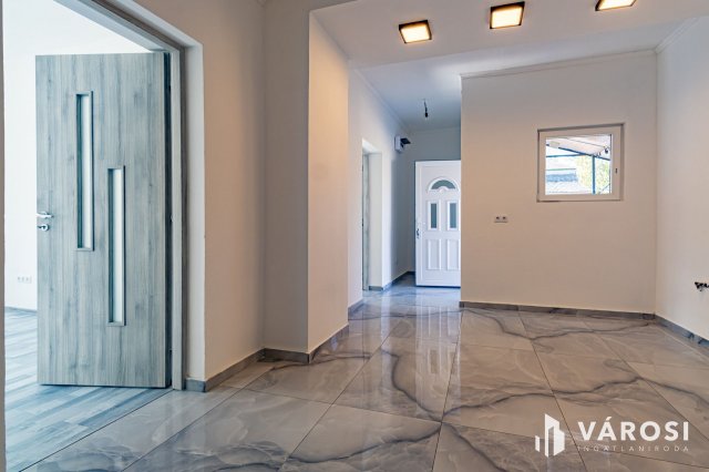 Eladó családi ház, Zsámbokon 62 M Ft, 2 szobás