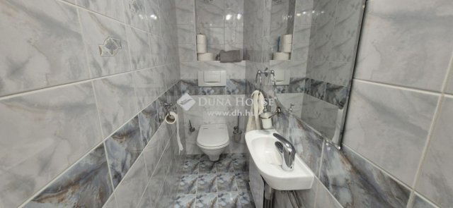 Eladó családi ház, Kecskeméten 199 M Ft, 5 szobás