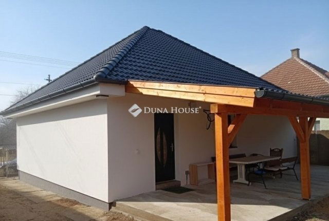 Eladó családi ház, Maglódon 85 M Ft, 4 szobás