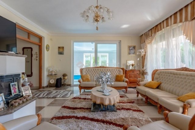 Eladó sorház, Siófokon 159.9 M Ft, 6 szobás